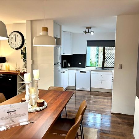 Noosa Boutique Apartments & Elkhorn Villas Bagian luar foto